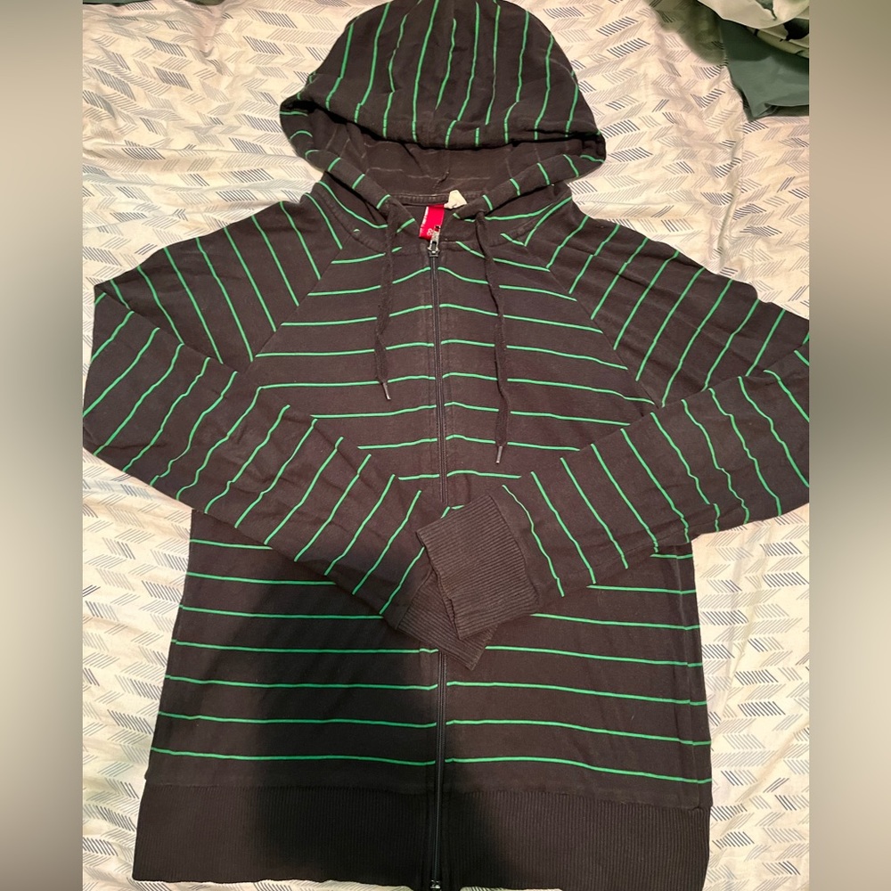 Women’s H&M Green Striped Sweater Size Medium
